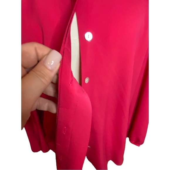 LiKE NEW! Chico’s Hot Pink Cold Shoulder - Picture 4 of 5